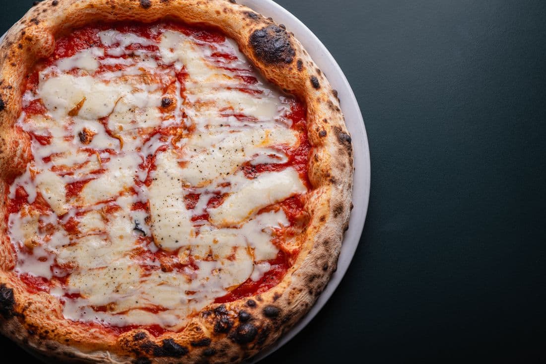 Pizza del forno a legna